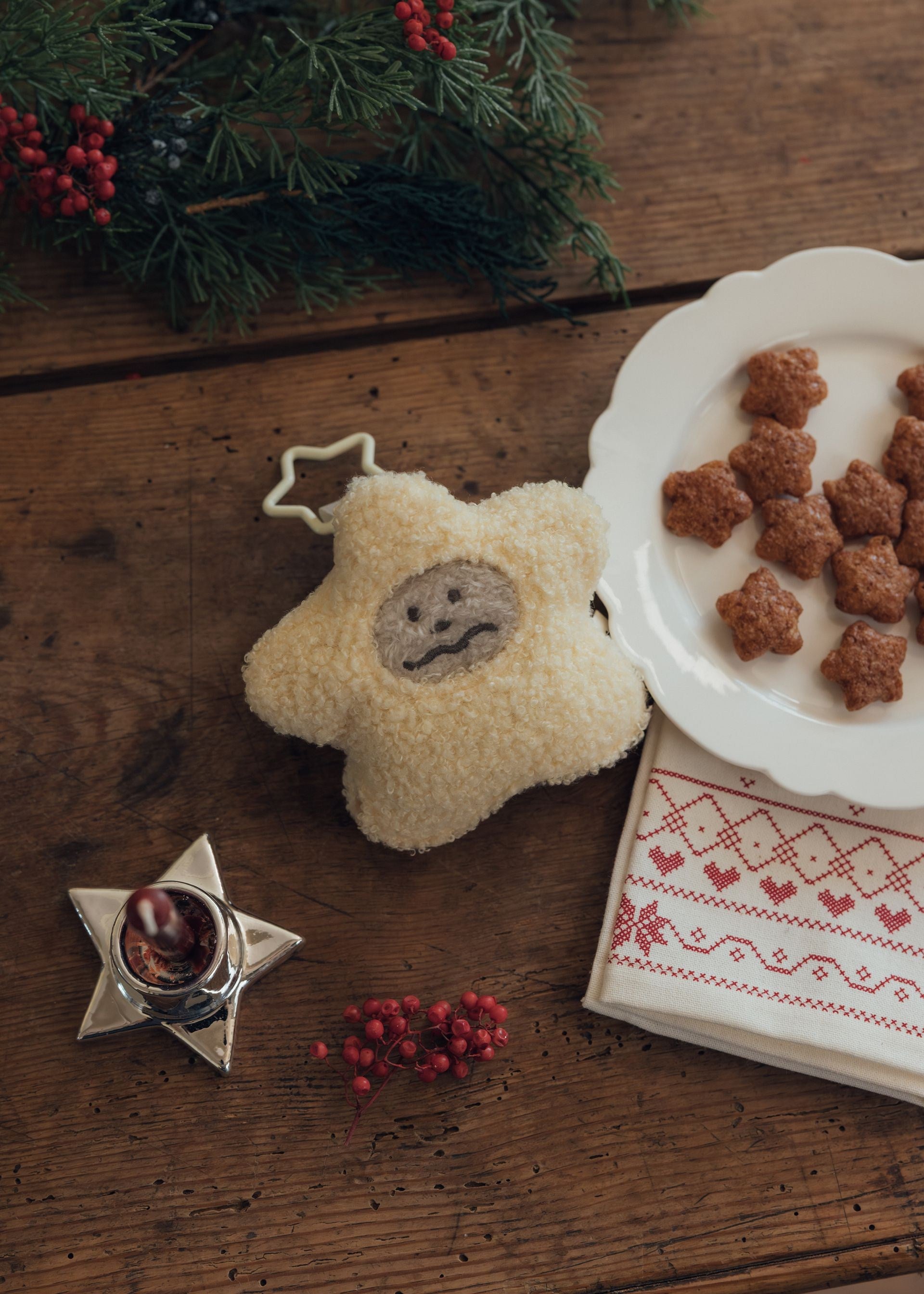 The Butters Canelé Star Plush Charm