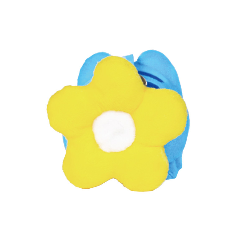 Colgante de peluche magnético Capoo con flor en el trasero — imagen 4