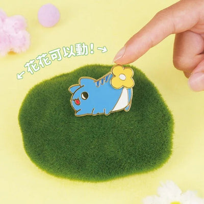 Bugcat Capoo Flower Butt Spinner Metal Pin