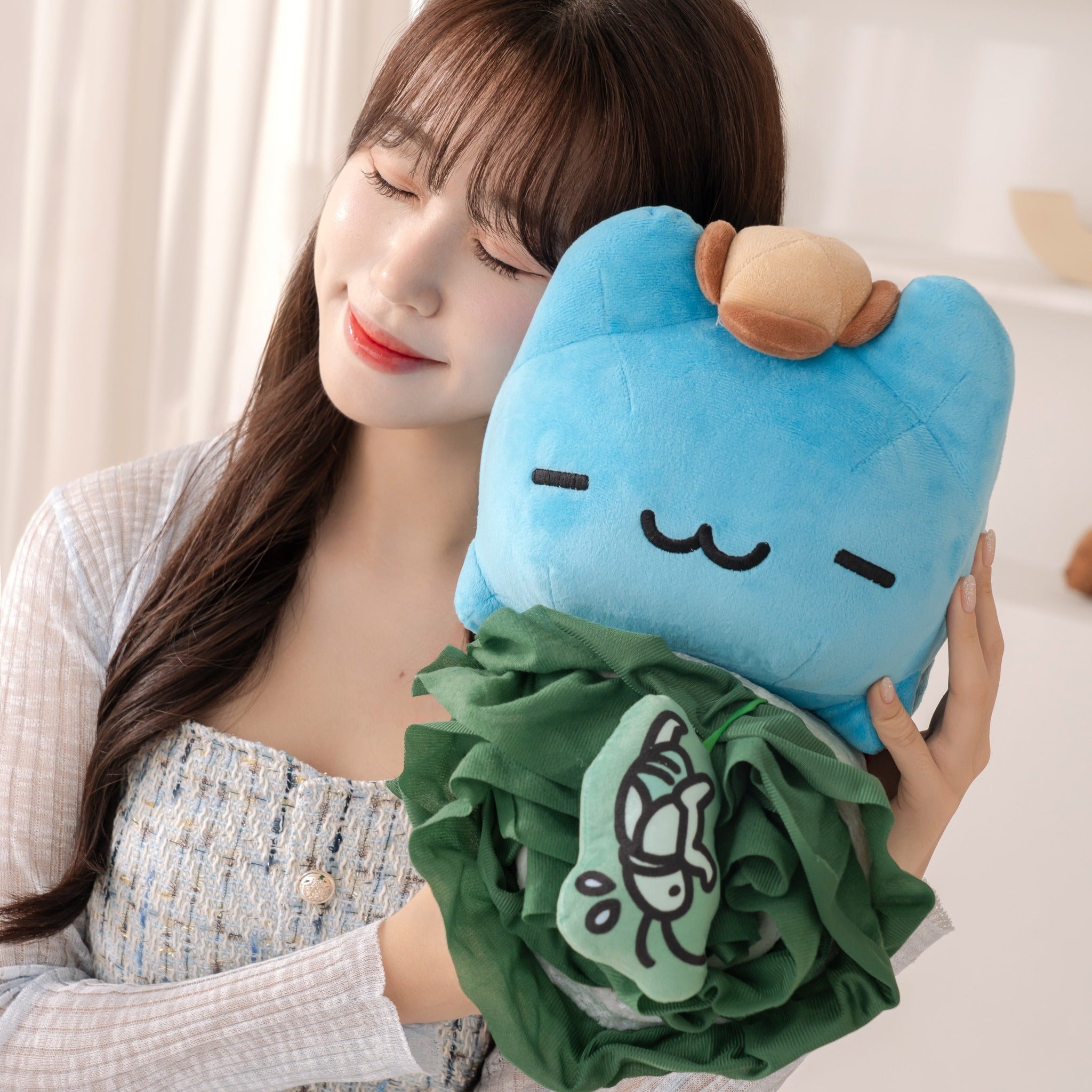 Bugcat Capoo Jadeite Cabbage Plush & Blanket Set
