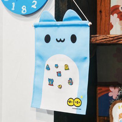 Bugcat Capoo Big Face Pin Display Banner